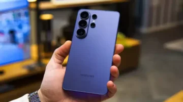 مفاضلة بين ميزة الخصوصية في هاتف S26 Ultra وواقي الشاشة لتحديد الخيار الأفضل تنفيذاًُ للخبر.